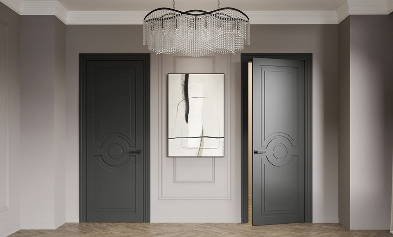 Современный интерьер с двумя тёмными дверями и абстрактной картиной между ними.