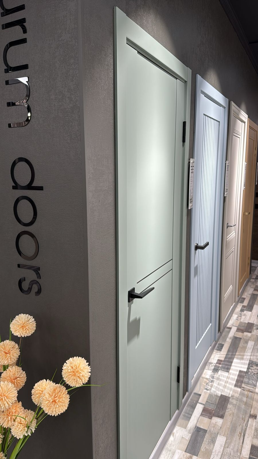 Бренд-секция «Aurum Doors» = <p>ул. Комарова, 3А</p>